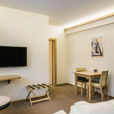 Bon Repos فندق 4*